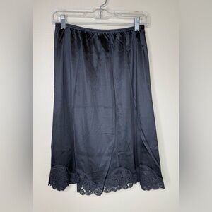 Vanity Fair Black Lace Trim Half Slip Size Medium